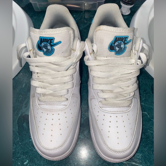 Nike AirForce1s worldwide size 8.5 - Picture 3 of 4